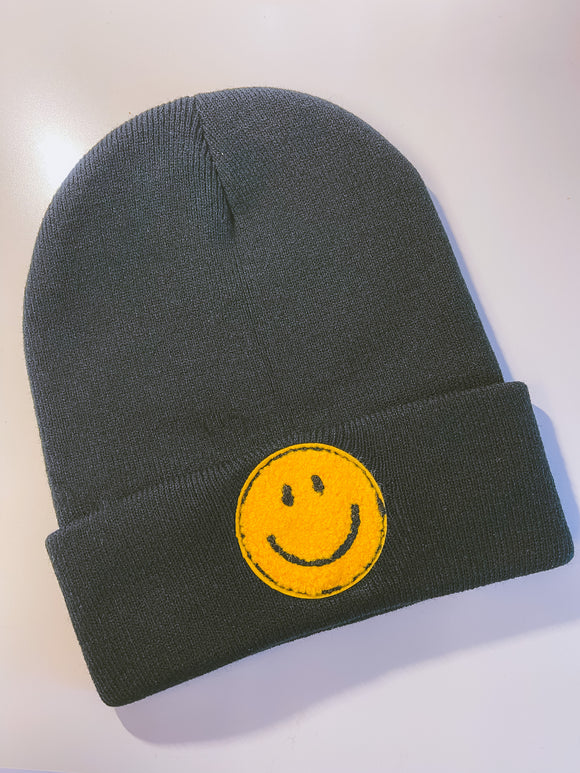 BEANIE - SMILEY IN BLACK